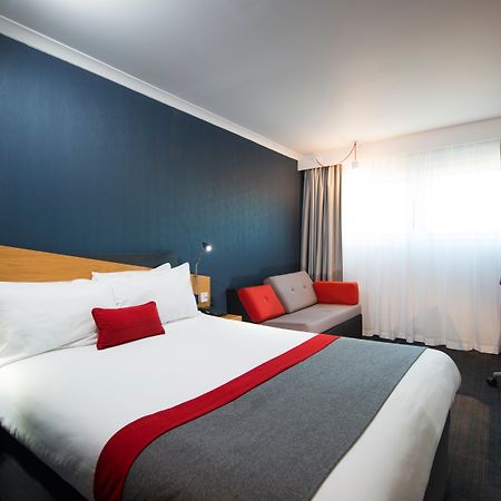 Holiday Inn Express Birmingham Oldbury By Ihg Extérieur photo
