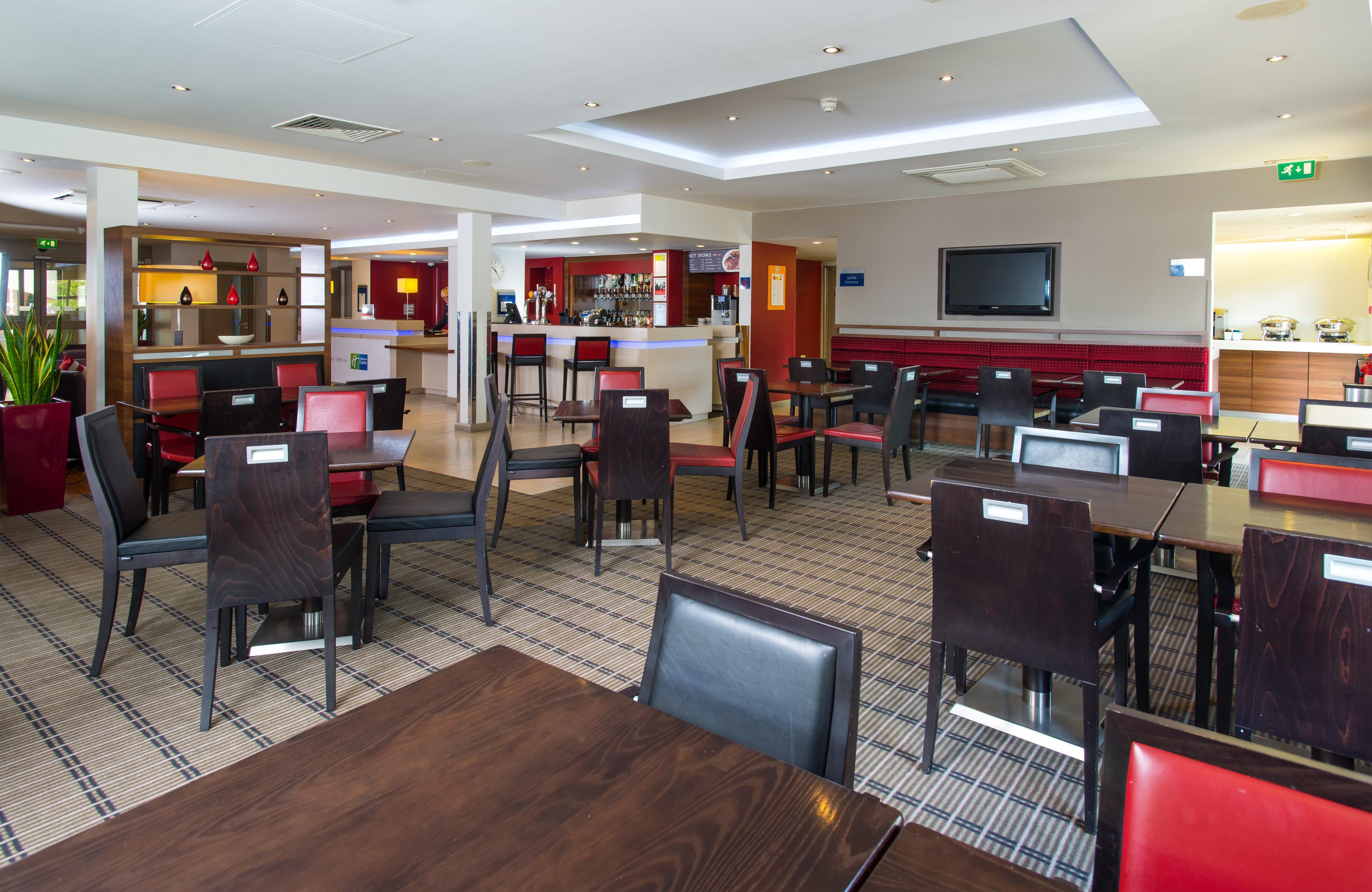 Holiday Inn Express Birmingham Oldbury By Ihg Extérieur photo