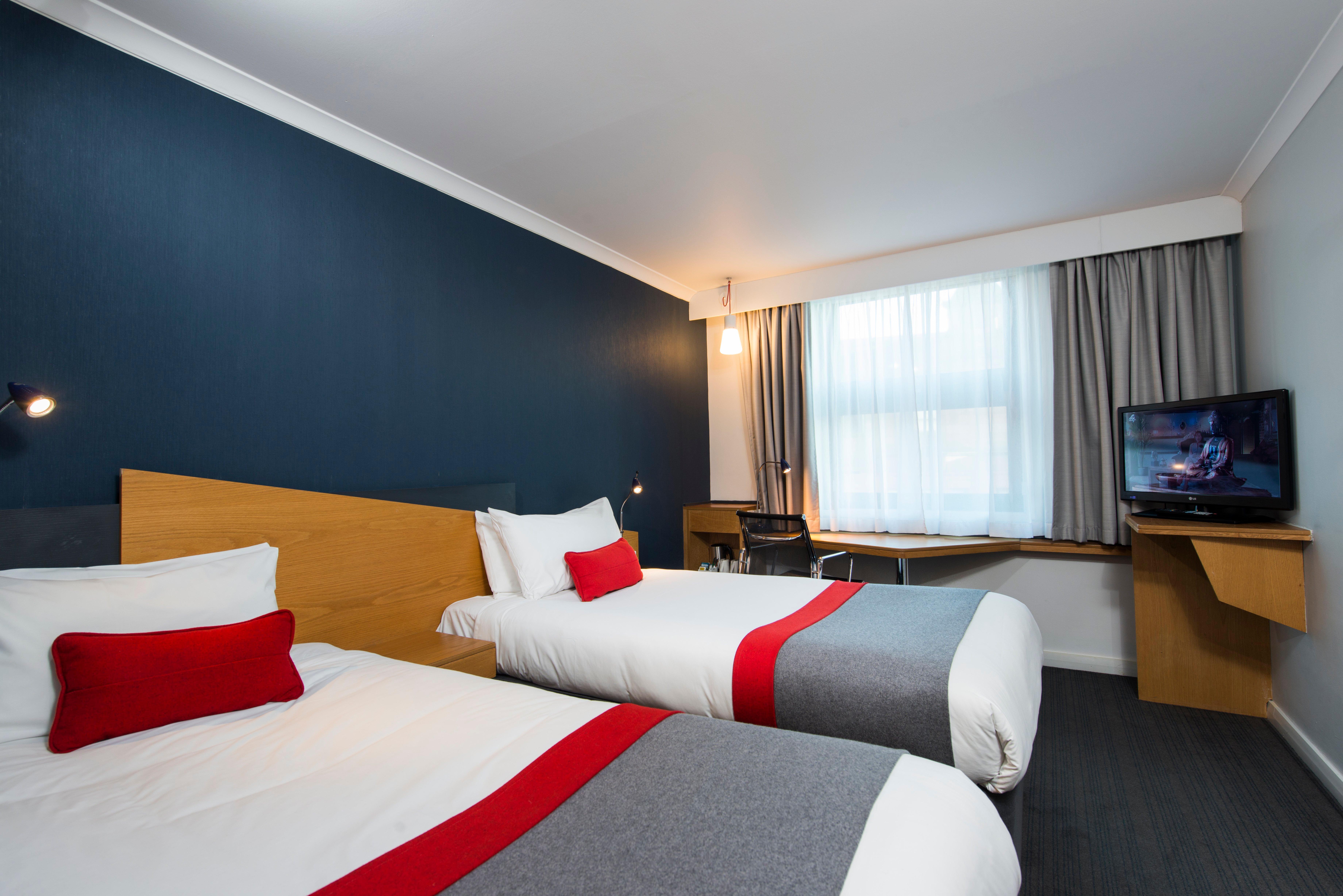 Holiday Inn Express Birmingham Oldbury By Ihg Extérieur photo