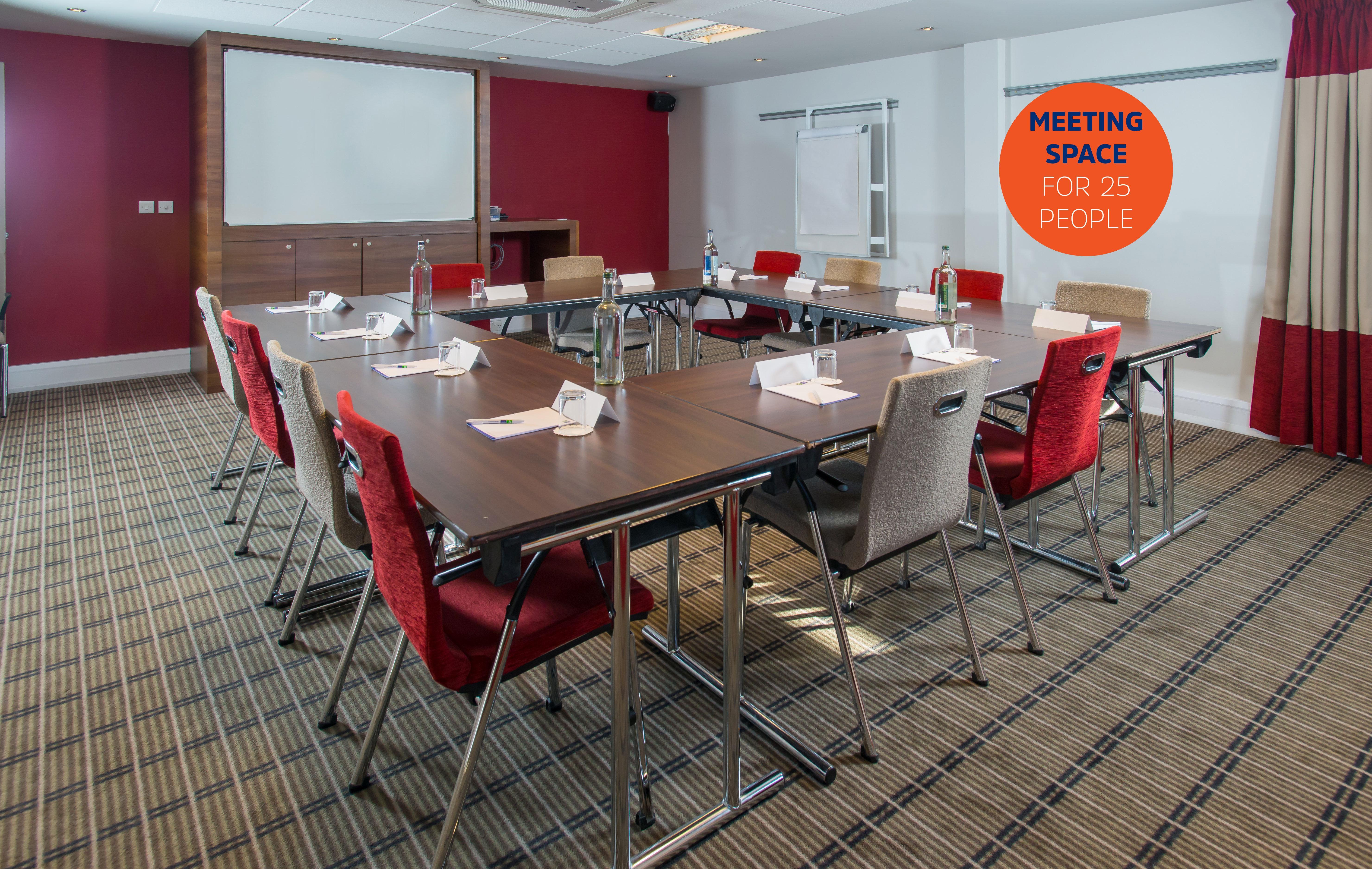 Holiday Inn Express Birmingham Oldbury By Ihg Extérieur photo