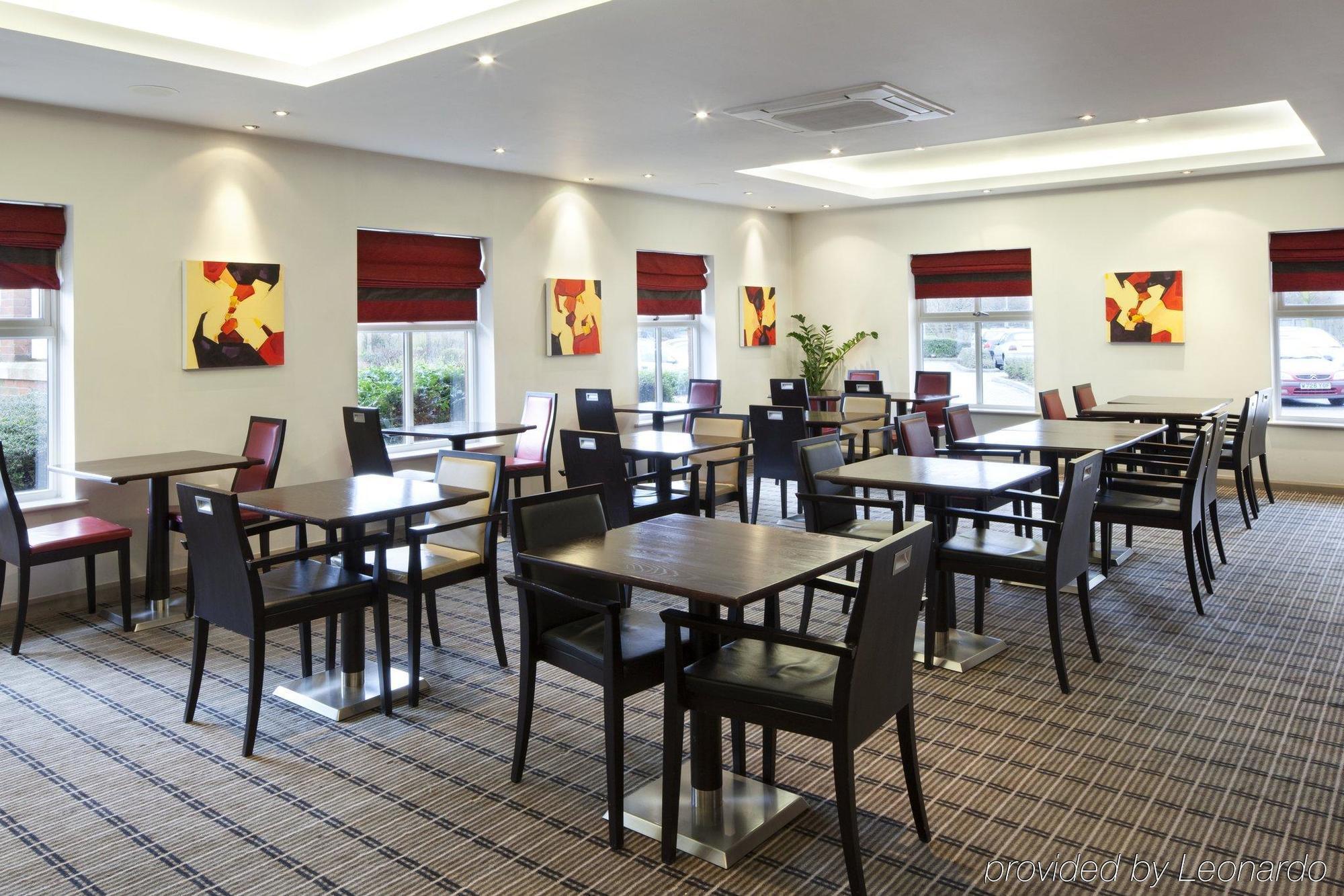 Holiday Inn Express Birmingham Oldbury By Ihg Extérieur photo