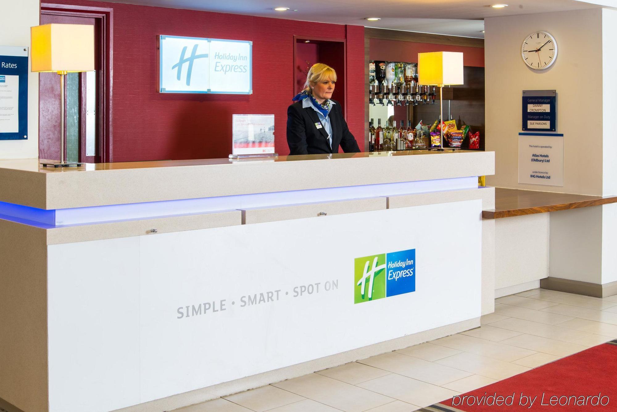 Holiday Inn Express Birmingham Oldbury By Ihg Extérieur photo