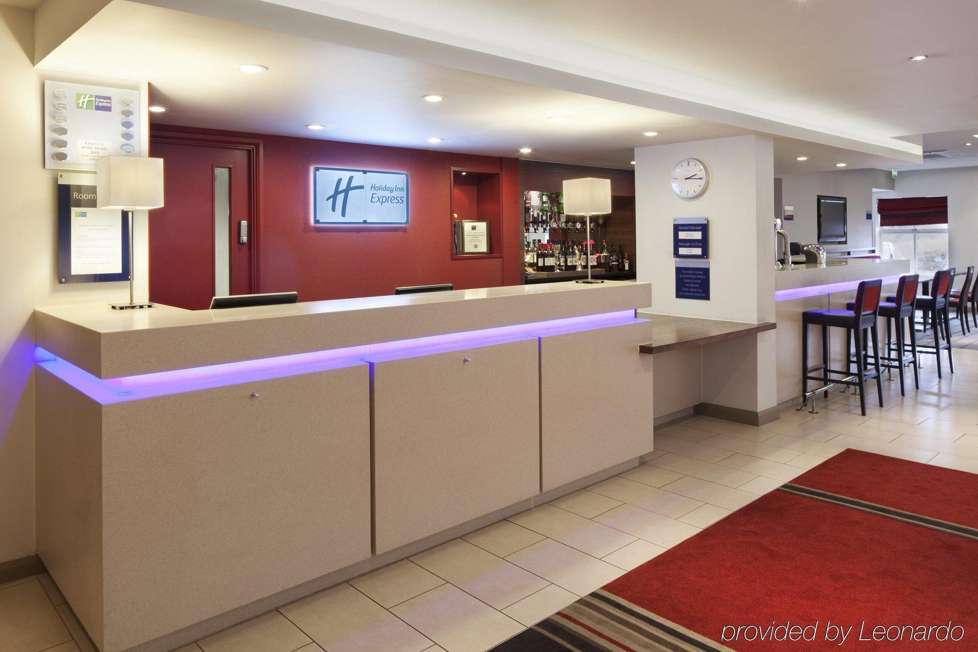 Holiday Inn Express Birmingham Oldbury By Ihg Extérieur photo