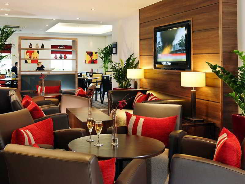 Holiday Inn Express Birmingham Oldbury By Ihg Extérieur photo