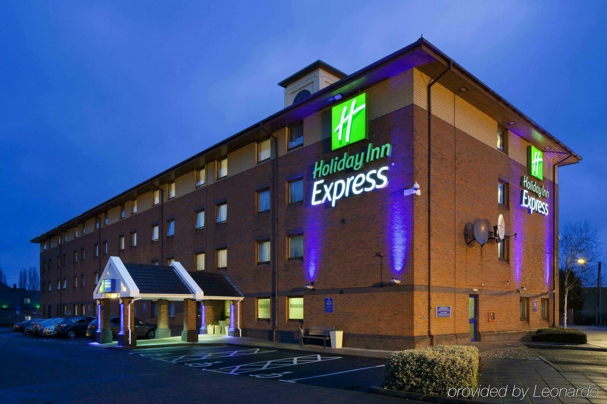 Holiday Inn Express Birmingham Oldbury By Ihg Extérieur photo