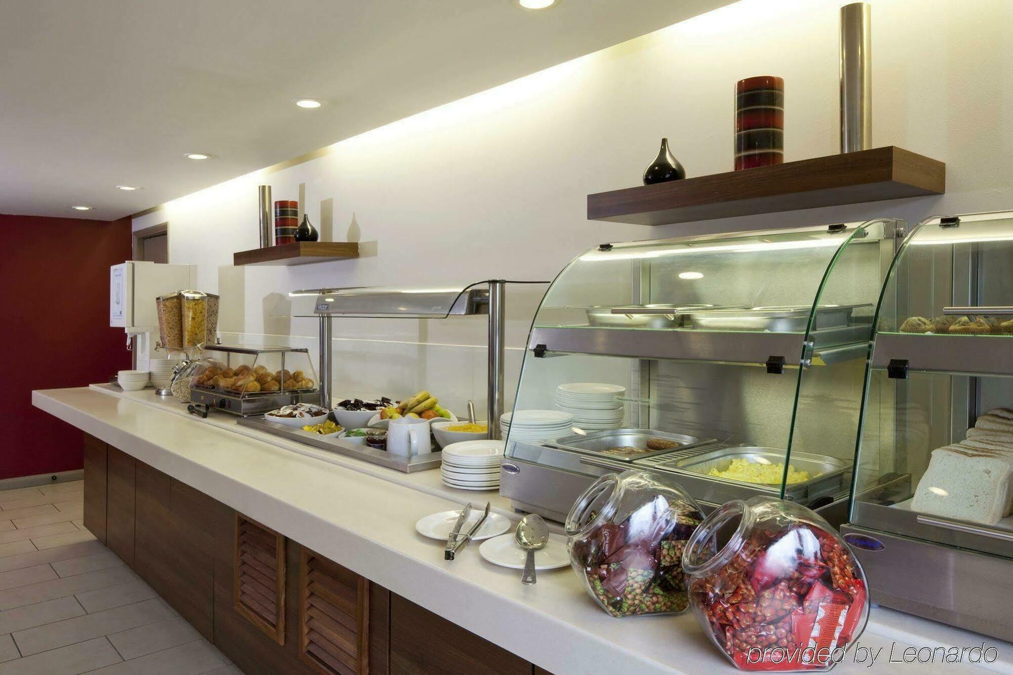 Holiday Inn Express Birmingham Oldbury By Ihg Extérieur photo