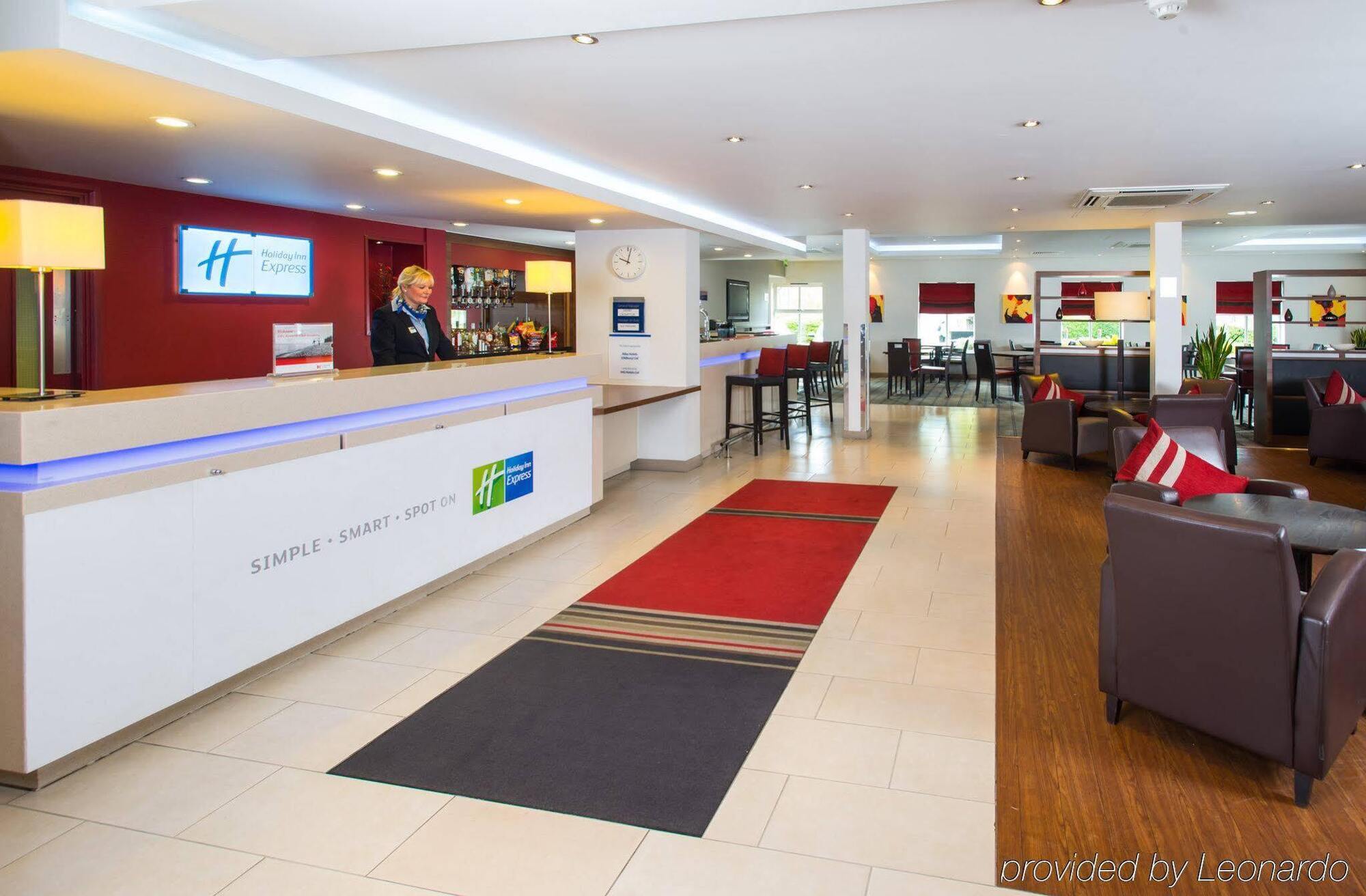 Holiday Inn Express Birmingham Oldbury By Ihg Extérieur photo